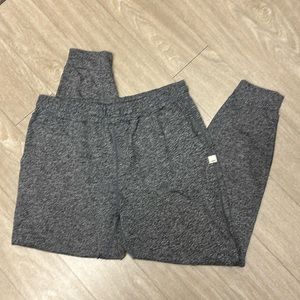 Vuori women’s joggers (no drawstring)